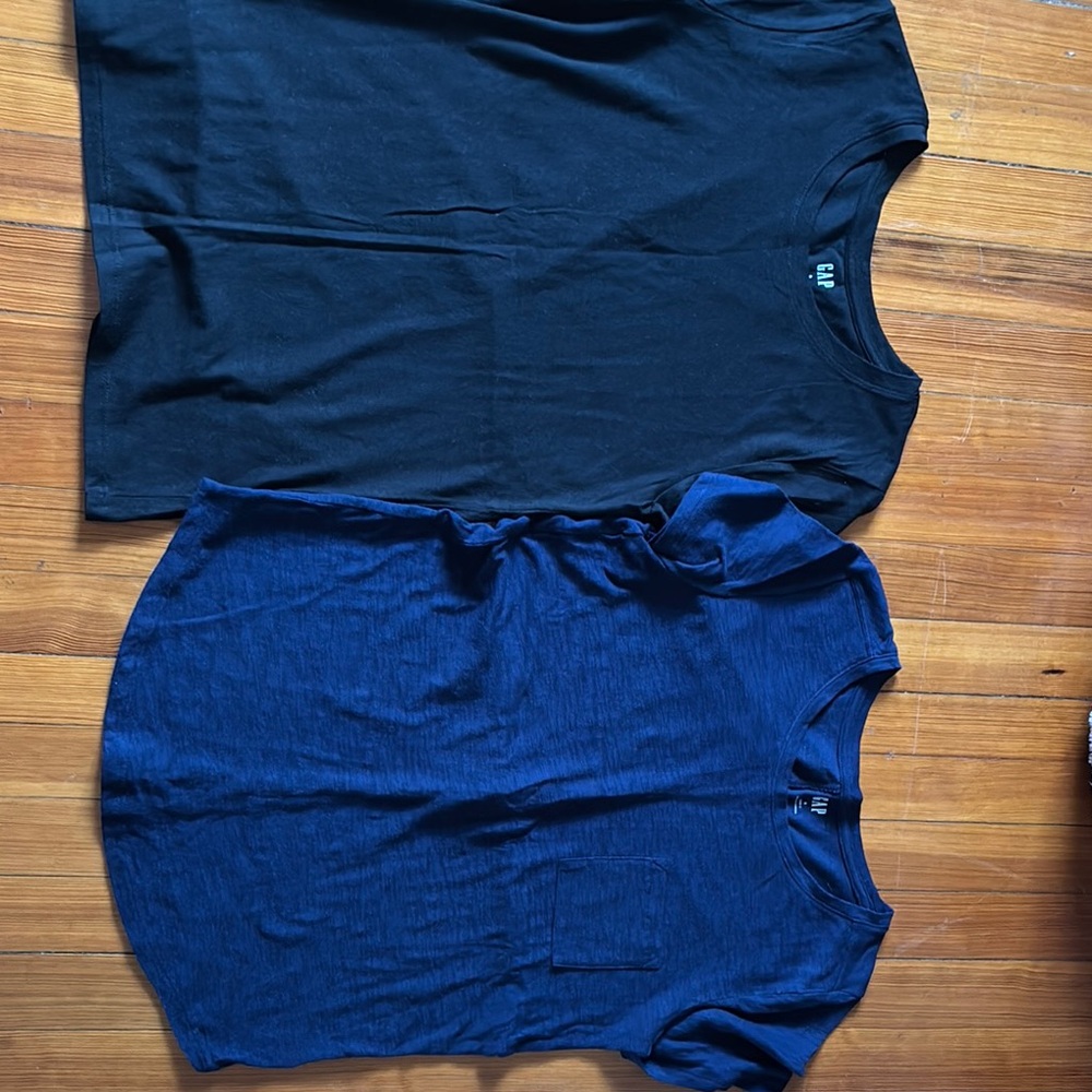 GAP Black and Blue Short Sleeve Tees new without tag
